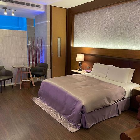 Purple Garden Motel Гаосюн Экстерьер фото
