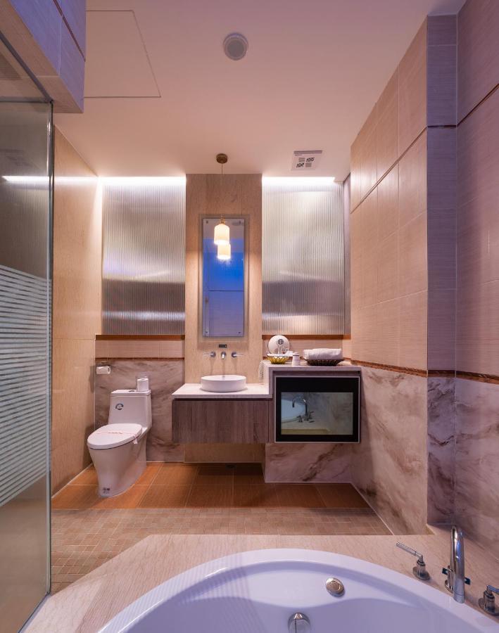 Purple Garden Motel Гаосюн Экстерьер фото