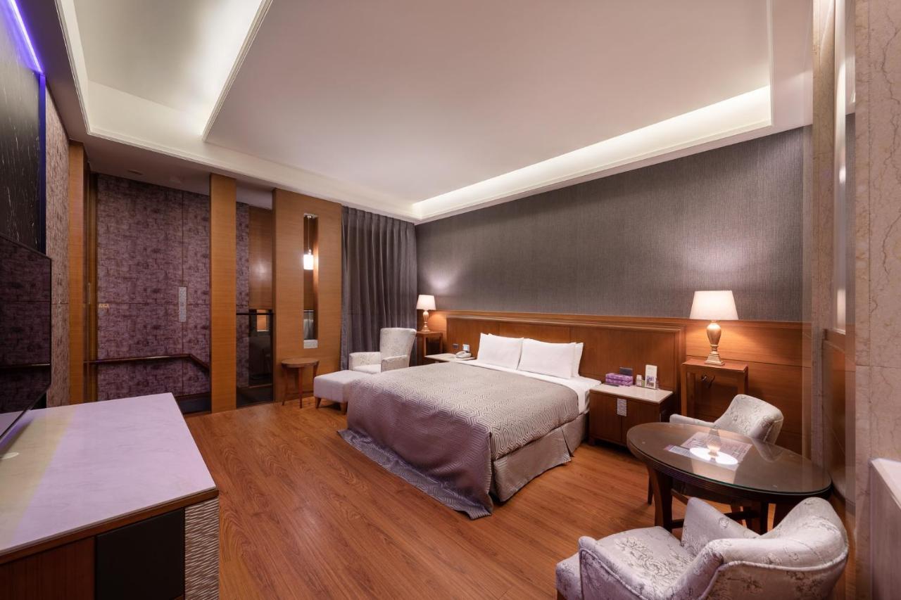 Purple Garden Motel Гаосюн Экстерьер фото