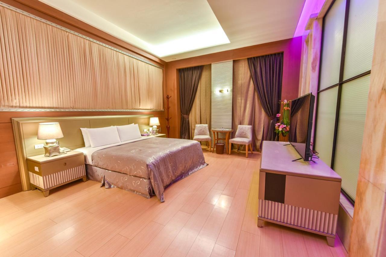 Purple Garden Motel Гаосюн Экстерьер фото