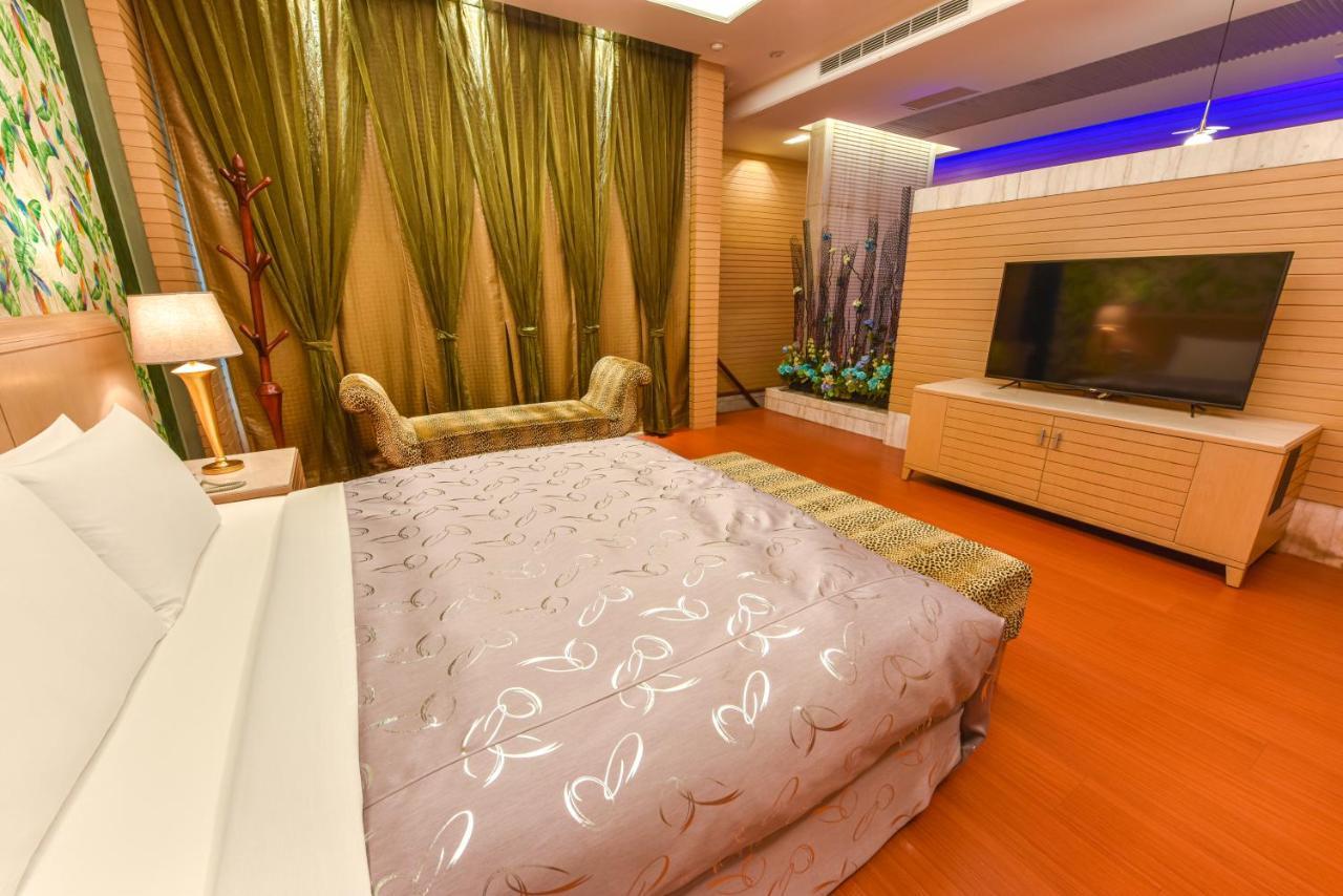 Purple Garden Motel Гаосюн Экстерьер фото