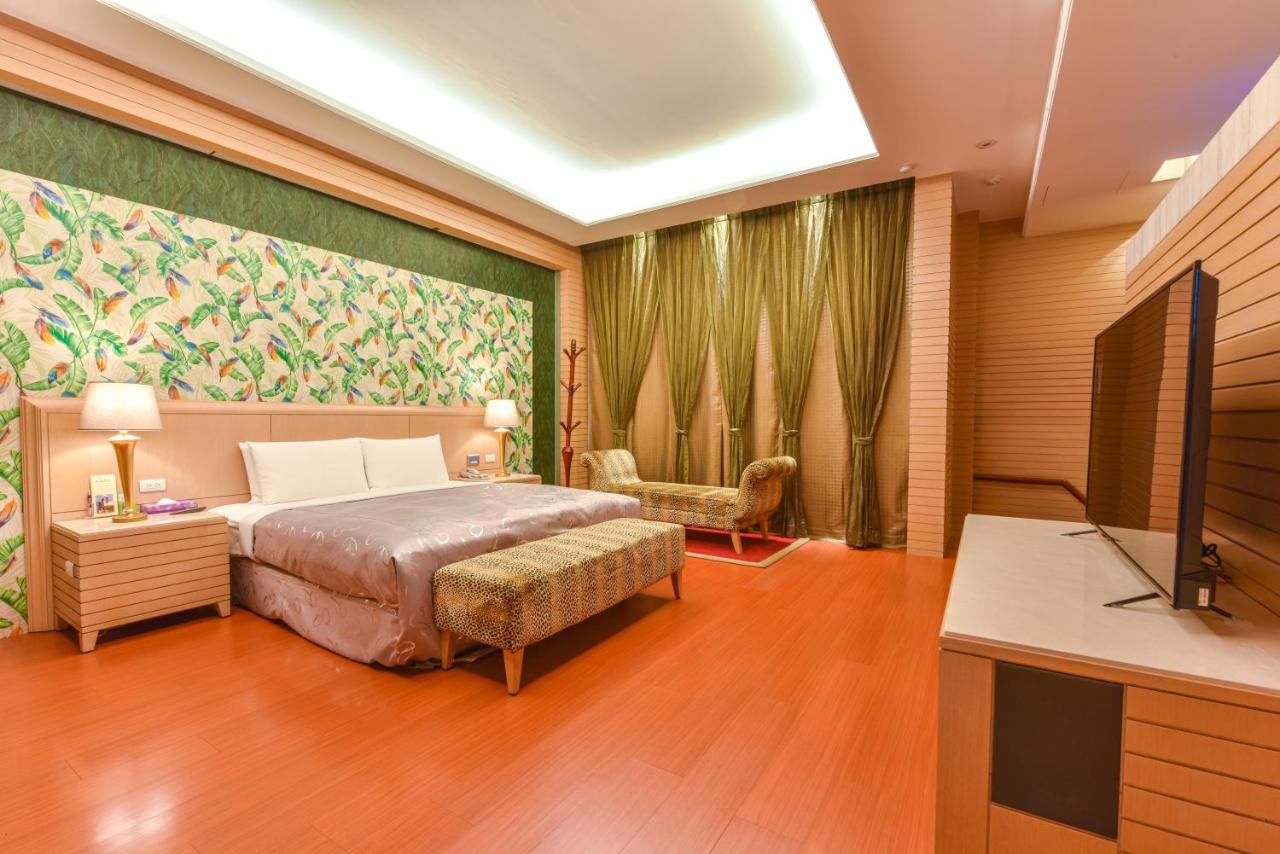 Purple Garden Motel Гаосюн Экстерьер фото