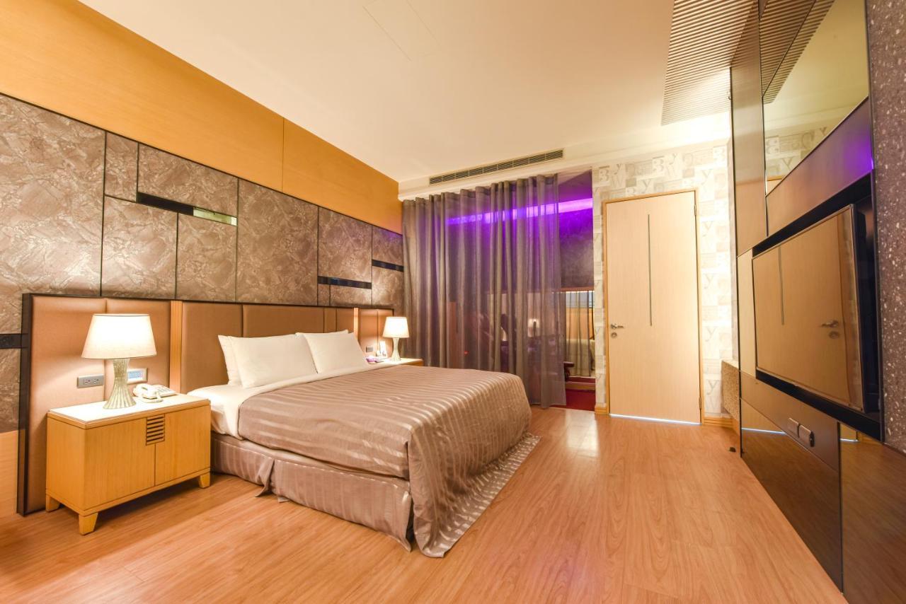 Purple Garden Motel Гаосюн Экстерьер фото