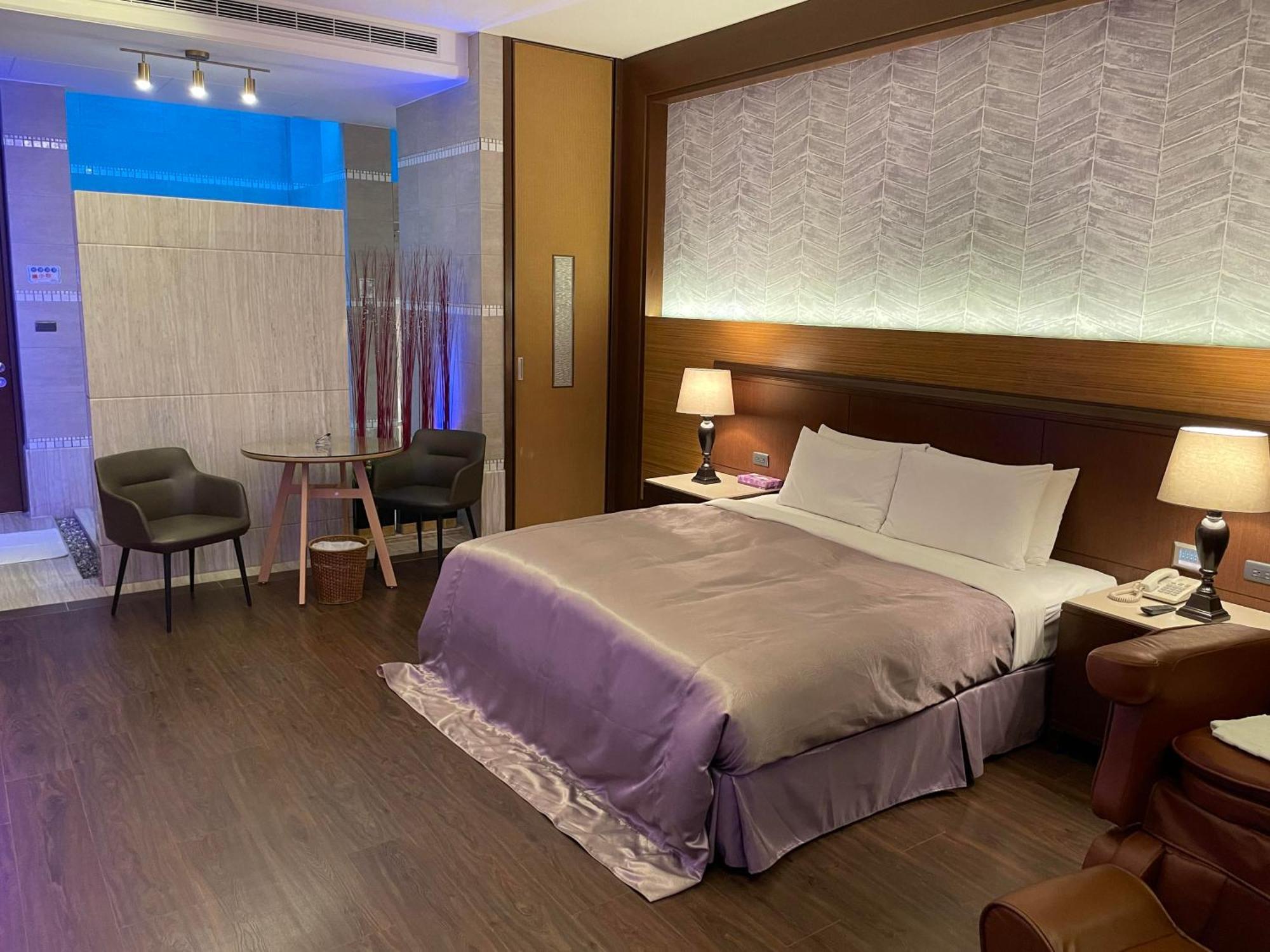 Purple Garden Motel Гаосюн Экстерьер фото