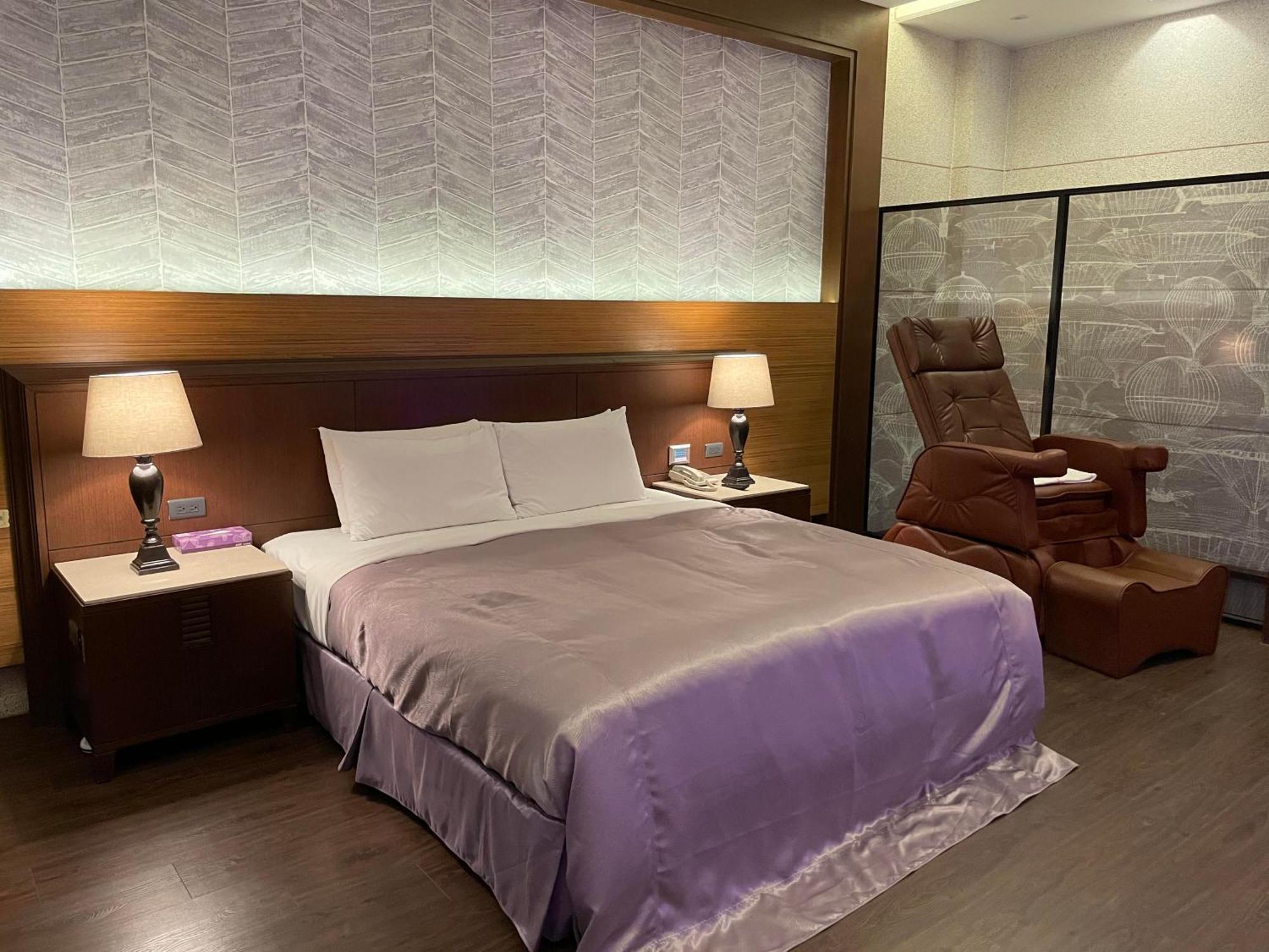 Purple Garden Motel Гаосюн Экстерьер фото